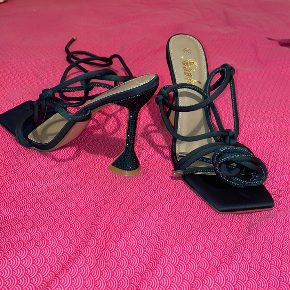 A gorgeous green heel with maximum comfortability for a girls night out or date!